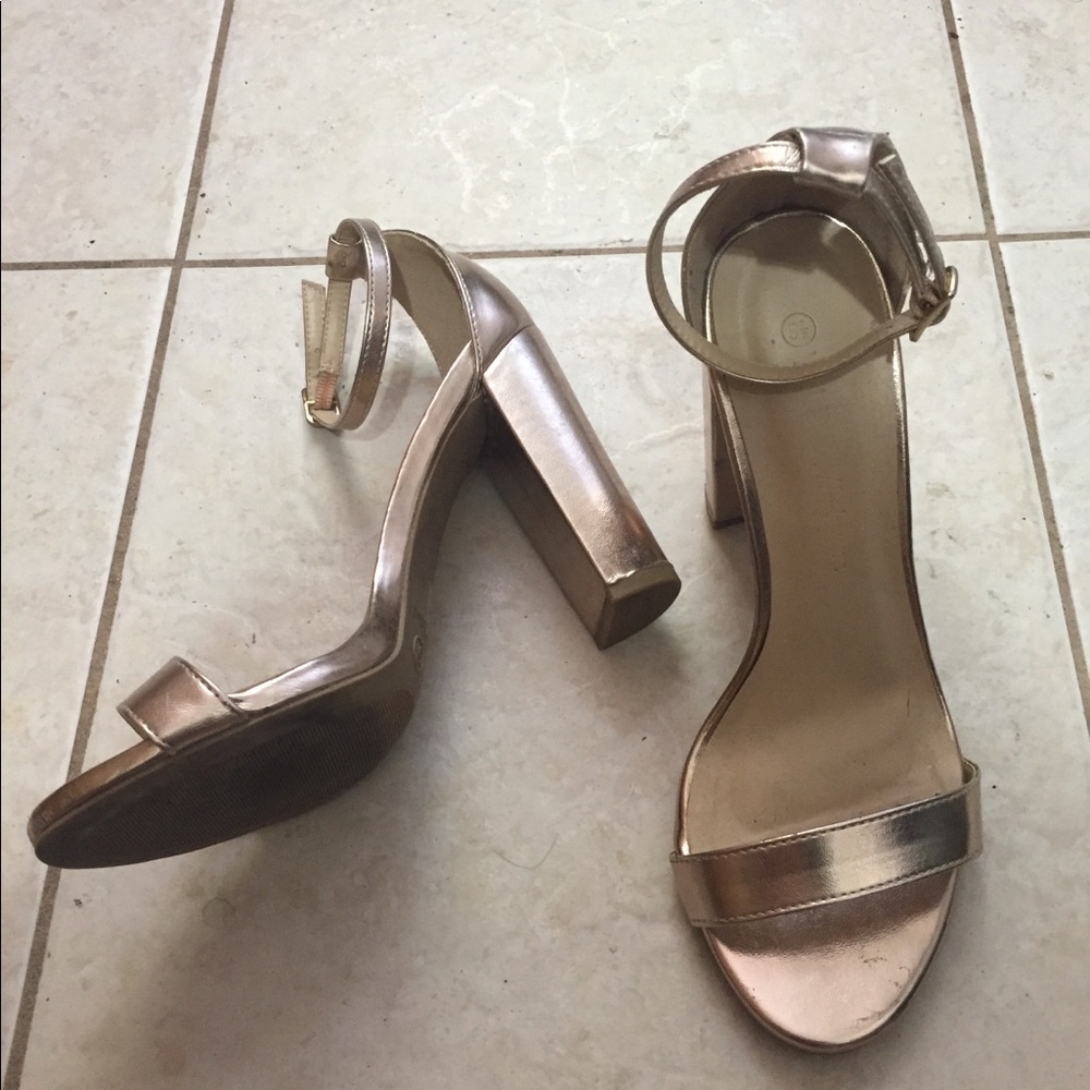 Wild Diva Rose Gold strap sandals block 4” heels 6